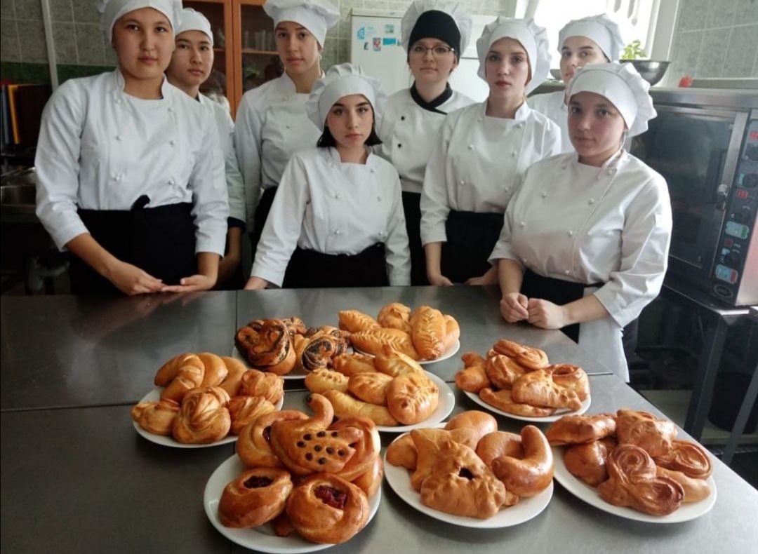 Студенты АГПК отметили День воссоединения Крыма с Россией