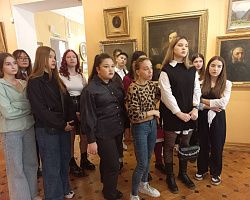 Студенты колледжа посетили картинную галерею