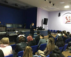 Сотрудники Управления УМВД России по Астраханской области выступили с лекцией на тему «Студенты против коррупции». 