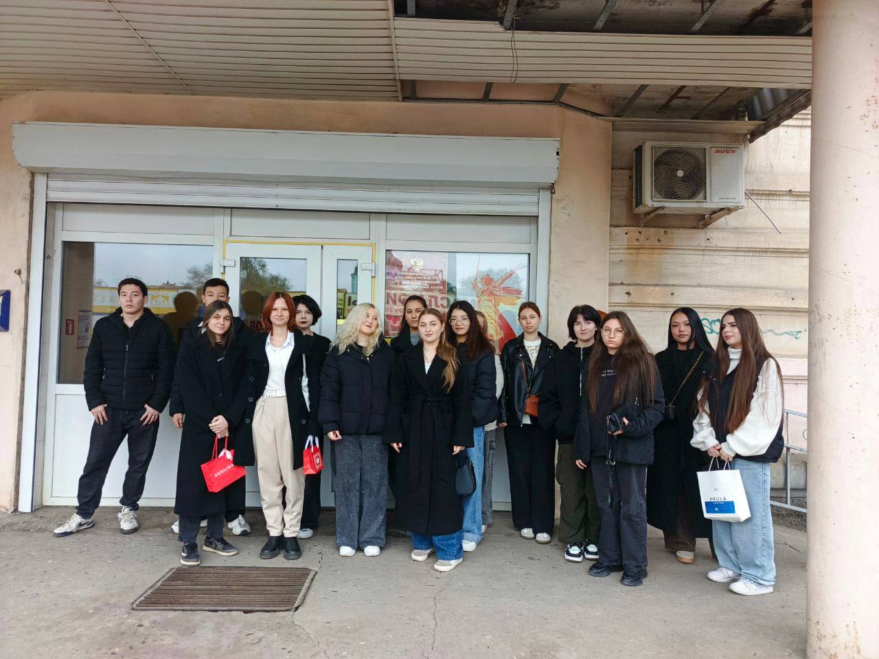  Студенты ИТЭП посетили Государственный архив Астраханской области