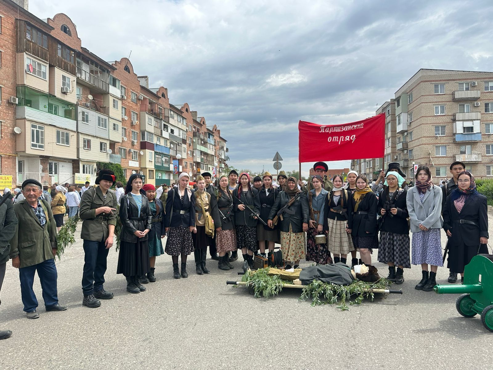 Володарские студенты приняли участие в Параде Победы