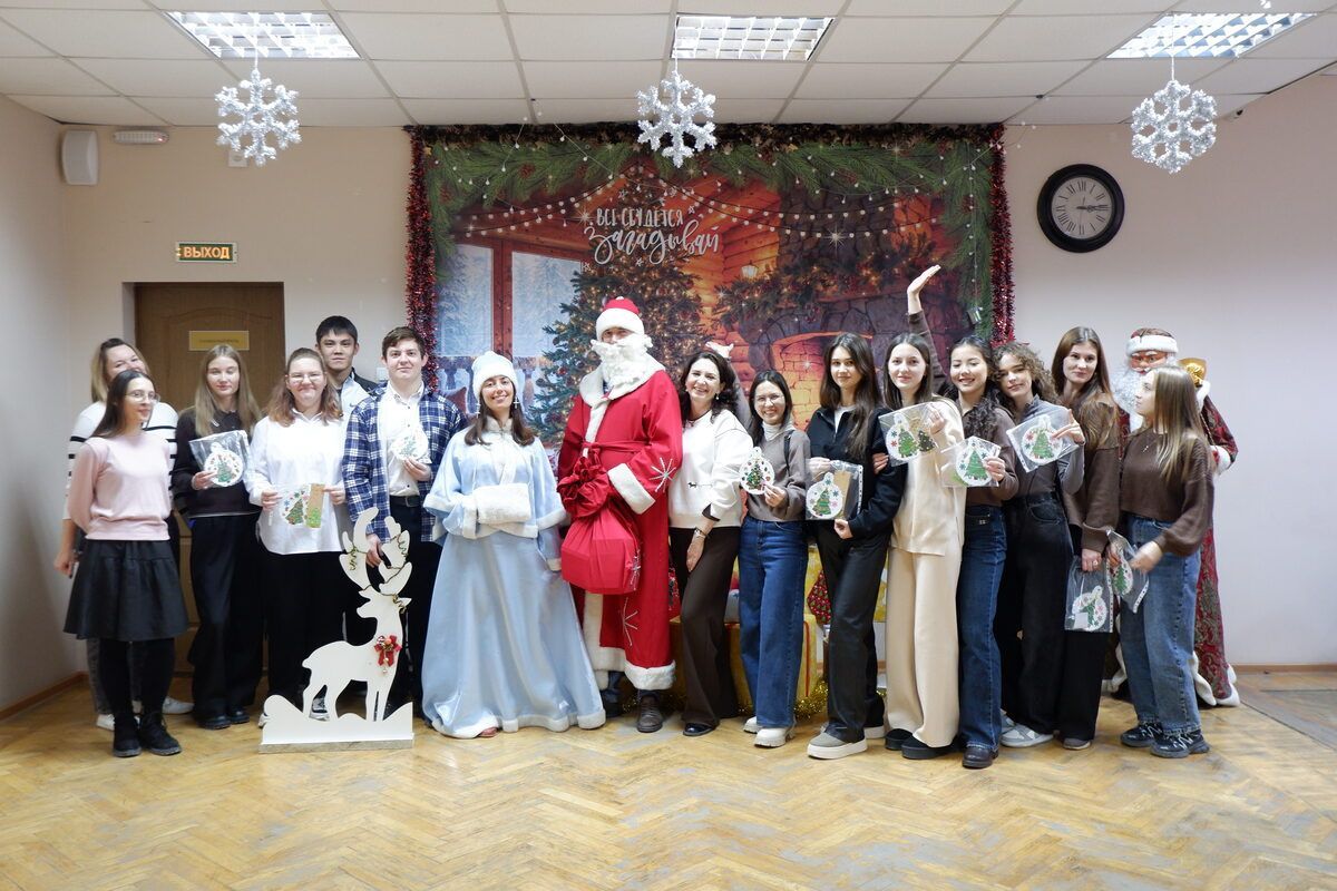 Студенты АГПК стали участниками новогоднего квеста «Детективные приключения» в библиотеке имени Н. К. Крупской