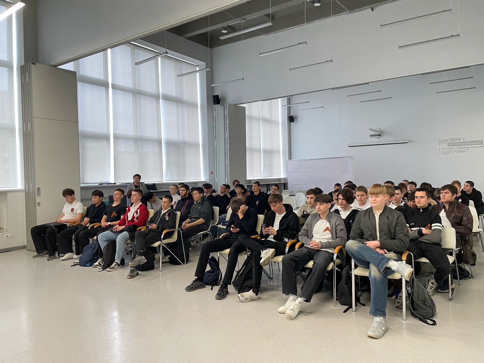 Студенты узнали секреты Астраханского газоконденсатного месторождения