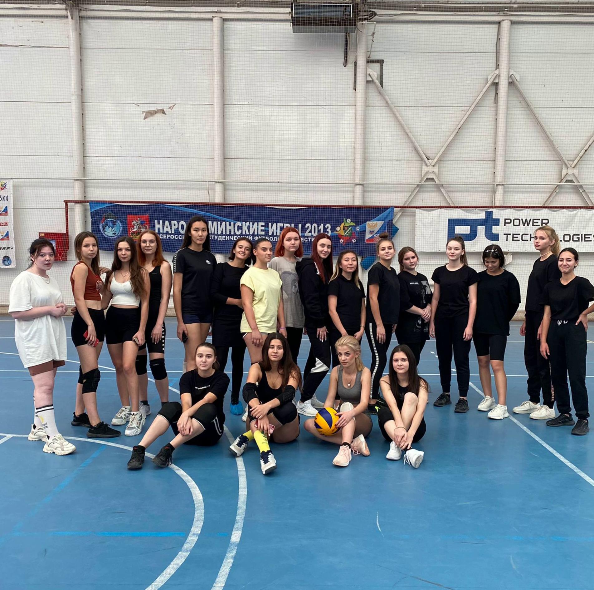 Женская команда АГПК по волейболу вновь стала победителем 