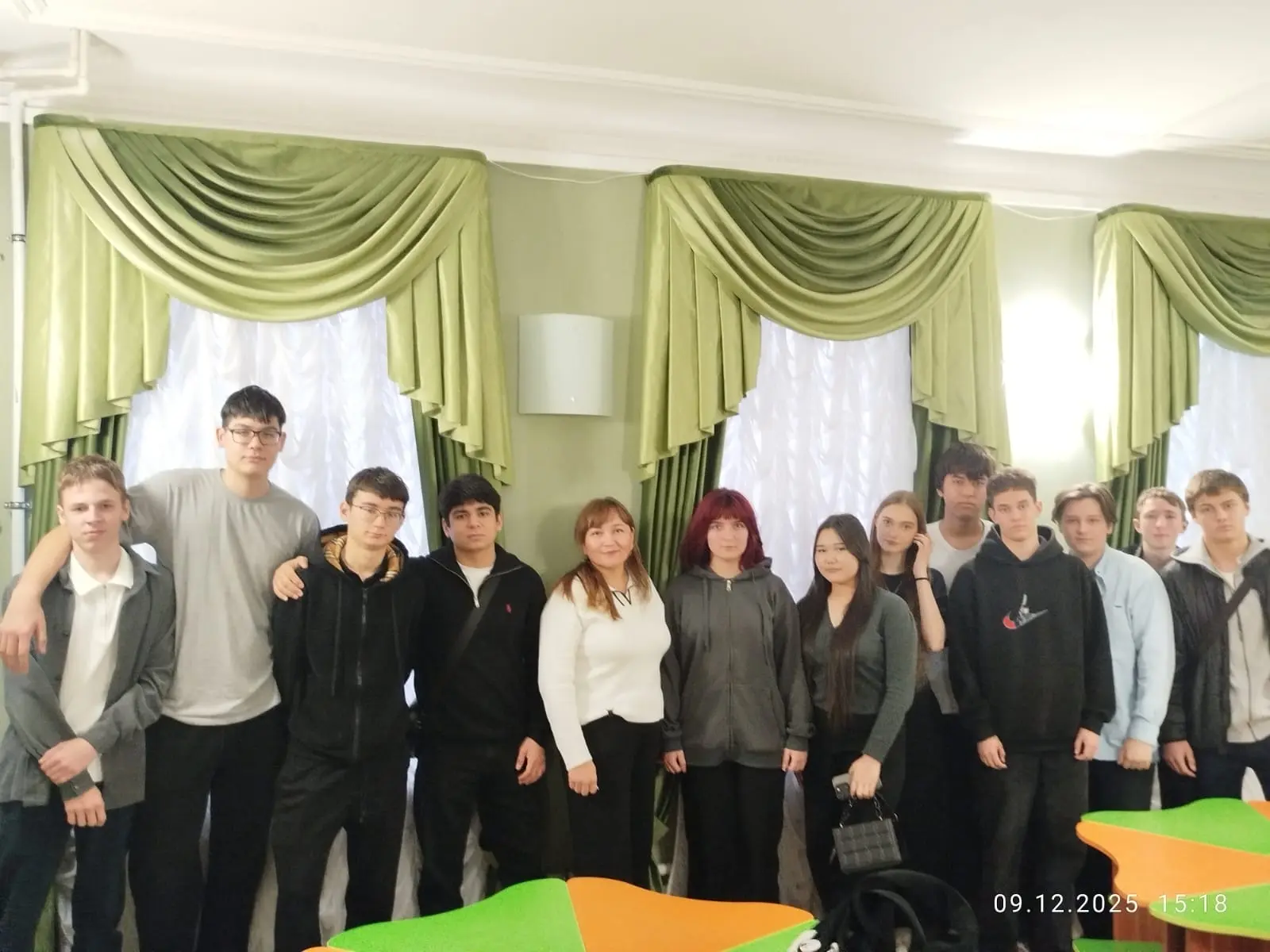 Студенты ИСП‑1309 посетили спектакль ко Дню Героя Отечества