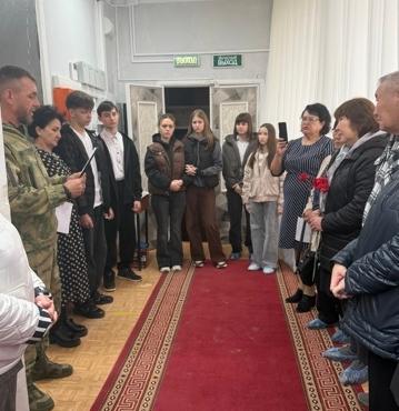 Студенты Лиманского филиала АГПК почтили память героев СВО на открытии музейной экспозиции