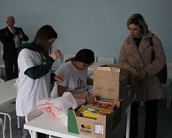 В АГПК собрали гуманитарную помощь для беженцев из ДНР и ЛНР