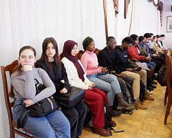 Студенты группы ТГ‑1209 познакомились с мировым наследием Льва Толстого в библиотеке им. Крупской