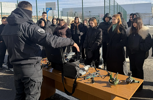 Студенты АГПК посетили День открытых дверей Росгвардии