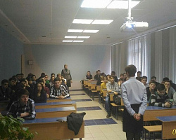Студенты МО на лекции по ПДД