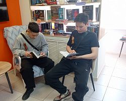 Студенты колледжа на Дне военной книги