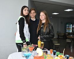 Более 200 школьников посетили День открытых дверей в АГПК