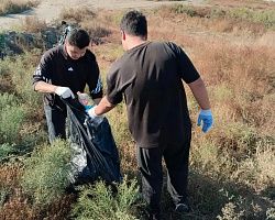 Студенты Володарского филиала АГПК приняли участие в общепоселковом субботнике