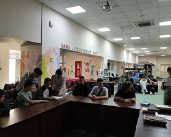 Студенты Лиманского филиала АГПК попробовали себя в роли библиотекарей в рамках Всероссийской акции