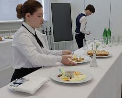 Студенты АГПК стали лучшими в конкурсе профессионального мастерства барменов и официантов