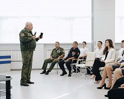 Студентам колледжа рассказали о подвигах российских военных 