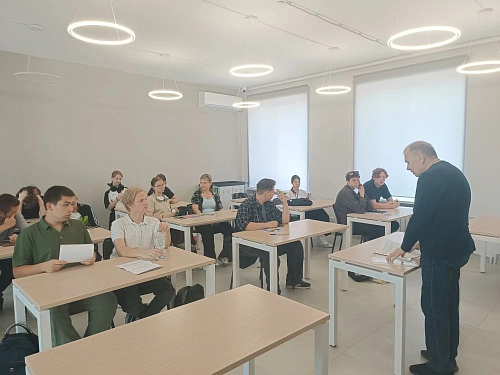 Психологи АГПК провели серию просветительских встреч о здоровом образе жизни и профилактике ВИЧ среди студентов