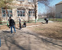 Студенты Лиманского филиала АГПК провели весенний субботник