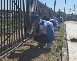 Студенты Володарского филиала АГПК внесли вклад в благоустройство родного парка!