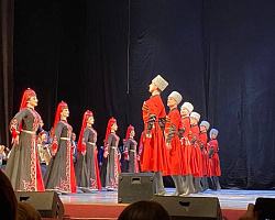 Народный ансамбль Республики Адыгея «Исламей» в Астрахани.