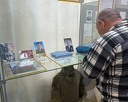 Студенты Лиманского филиала АГПК почтили память героев СВО на открытии музейной экспозиции