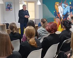 Студенты колледжа на Дне военной книги