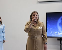 В АГПК прошел праздничный концерт к 85-летию СПО и Дню учителя  