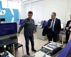 Политехнический колледж посетил сенатор РФ Александр Башкин