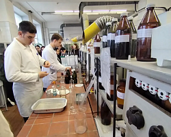 Студенты-экологи познакомились с работой Центра лабораторного анализа и технических измерений