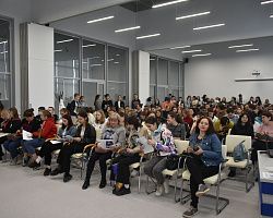 Более 200 школьников посетили День открытых дверей в АГПК