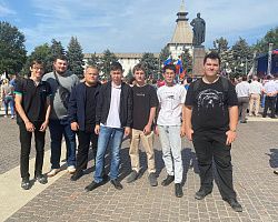 Студенты АГПК приняли участие в митинге в поддержку референдума в регионах Донбасса