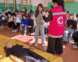 Представители АГПК провели в сельской школе мастер-классы по оказанию первой помощи