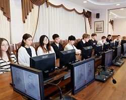 Студенты Астраханского политехнического колледжа посетили лекцию о подвигах маршалов Жукова и Рокоссовского