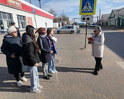 Студенты группы ОДЛ-3139 Харабалинского филиала АГПК приняли участие в акции «Белая трость»