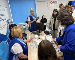 Студенты выпускных групп Лиманского филиала АГПК познакомились с рынком труда района и посетили Россельхозбанк