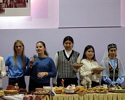 В АГПК прошёл концерт с презентацией национальных блюд