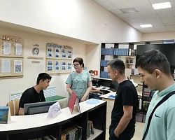 Студенты Лиманского филиала АГПК попробовали себя в роли библиотекарей в рамках Всероссийской акции